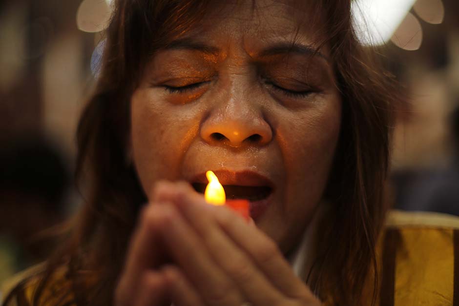 KUALA LUMPUR , 31/3/2014 .Buddhism in Malaysia offers prayer for passengers onboard missing Malaysia Airlines (MAS) flight MH370 at Buddhist Maha Vihara, Brickfields Kuala Lumpur.AWANI / SHAHIR OMAR